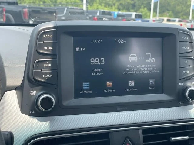 Used 2020 Gray Hyundai SE image 23