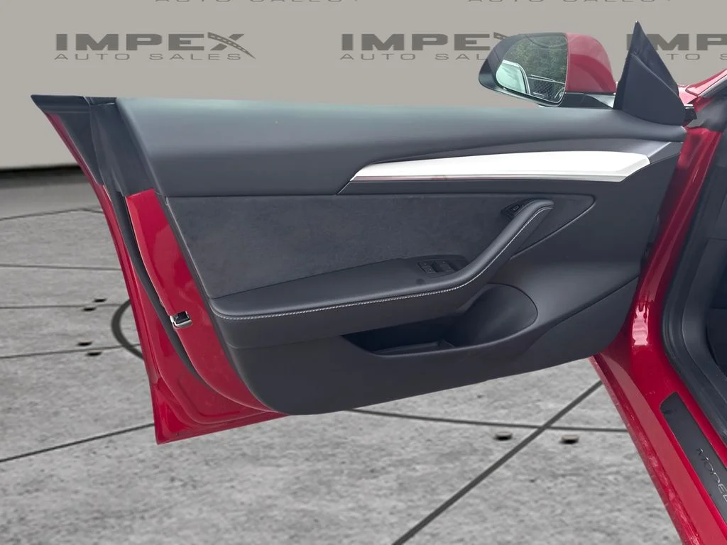 Used 2022 Red Tesla Long Range image 17
