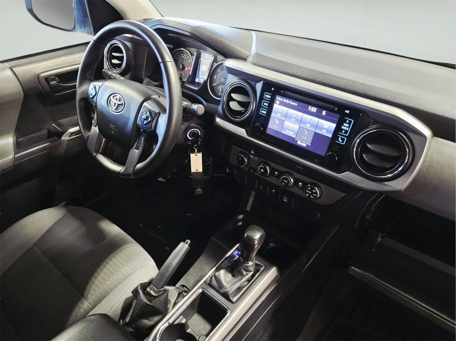 Used 2019 Super White Toyota SR5 image 38