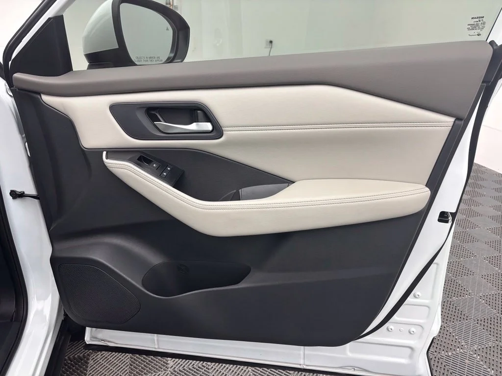 Used 2024 White Nissan SV image 30