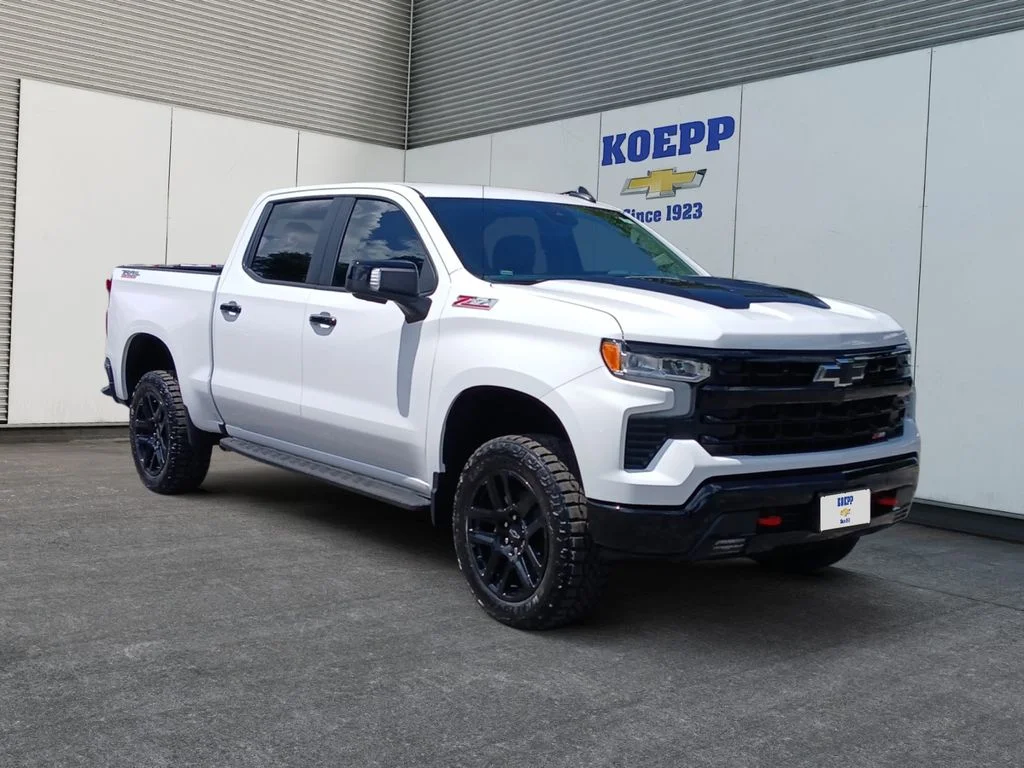 New 2026 Summit White Chevrolet LT Trail Boss image 7