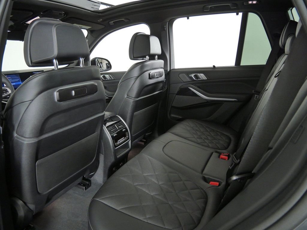 New 2026 Dravit Grey Metallic BMW xDrive40i image 32
