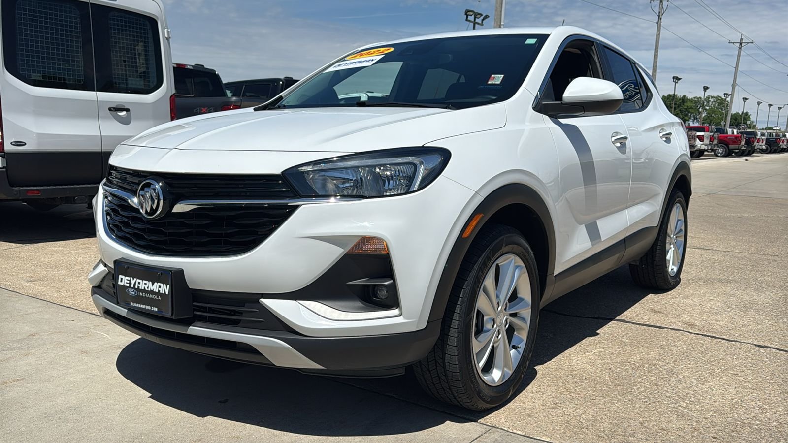 Used 2022 White Buick Preferred image 5