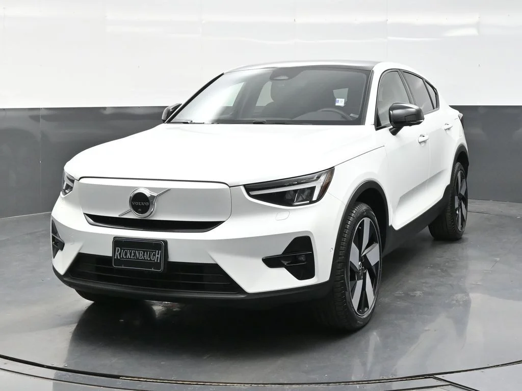 Certified Used 2023 Crystal White Volvo Plus image 2
