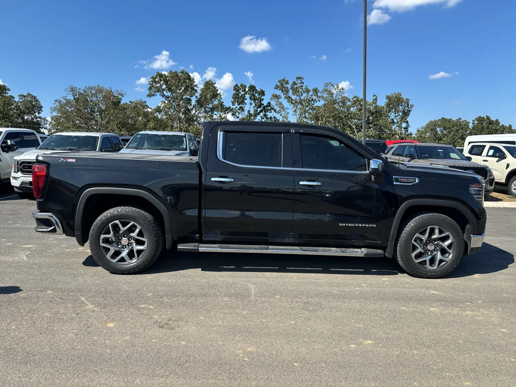 Certified Used 2024 Onyx Black GMC SLT image 4