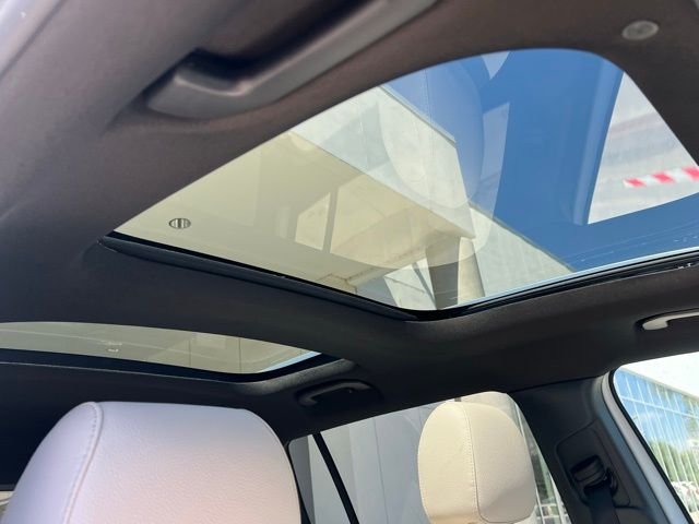 New 2026 White Mercedes-Benz GLB 250 image 30