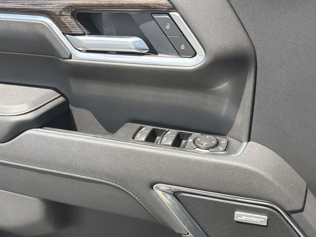 New 2026 Summit White GMC Elevation image 21