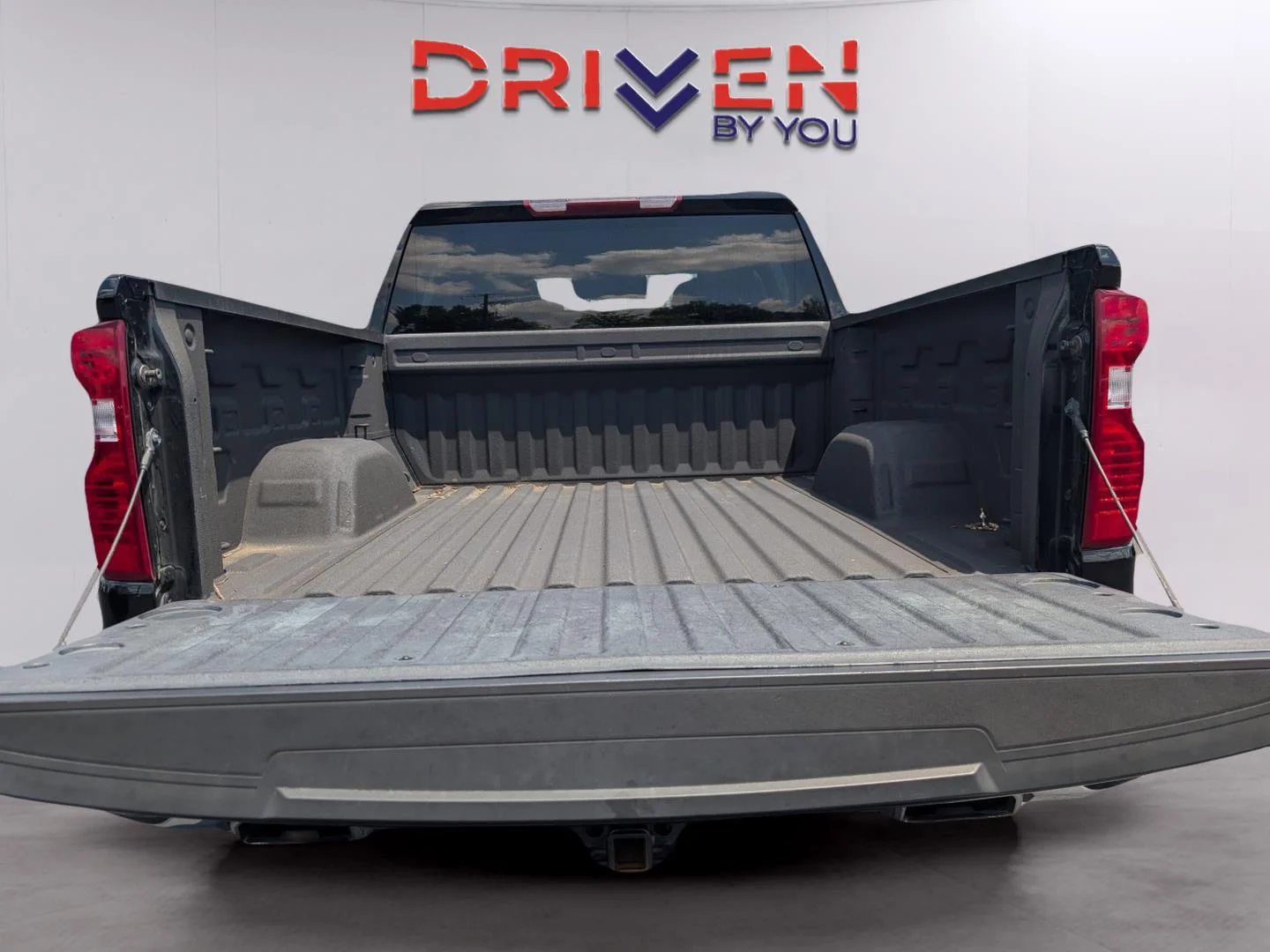 Used 2022 Black Chevrolet LT image 23