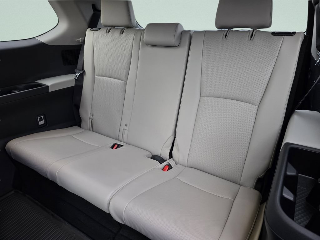 Used 2026 Pearl Toyota XLE image 29
