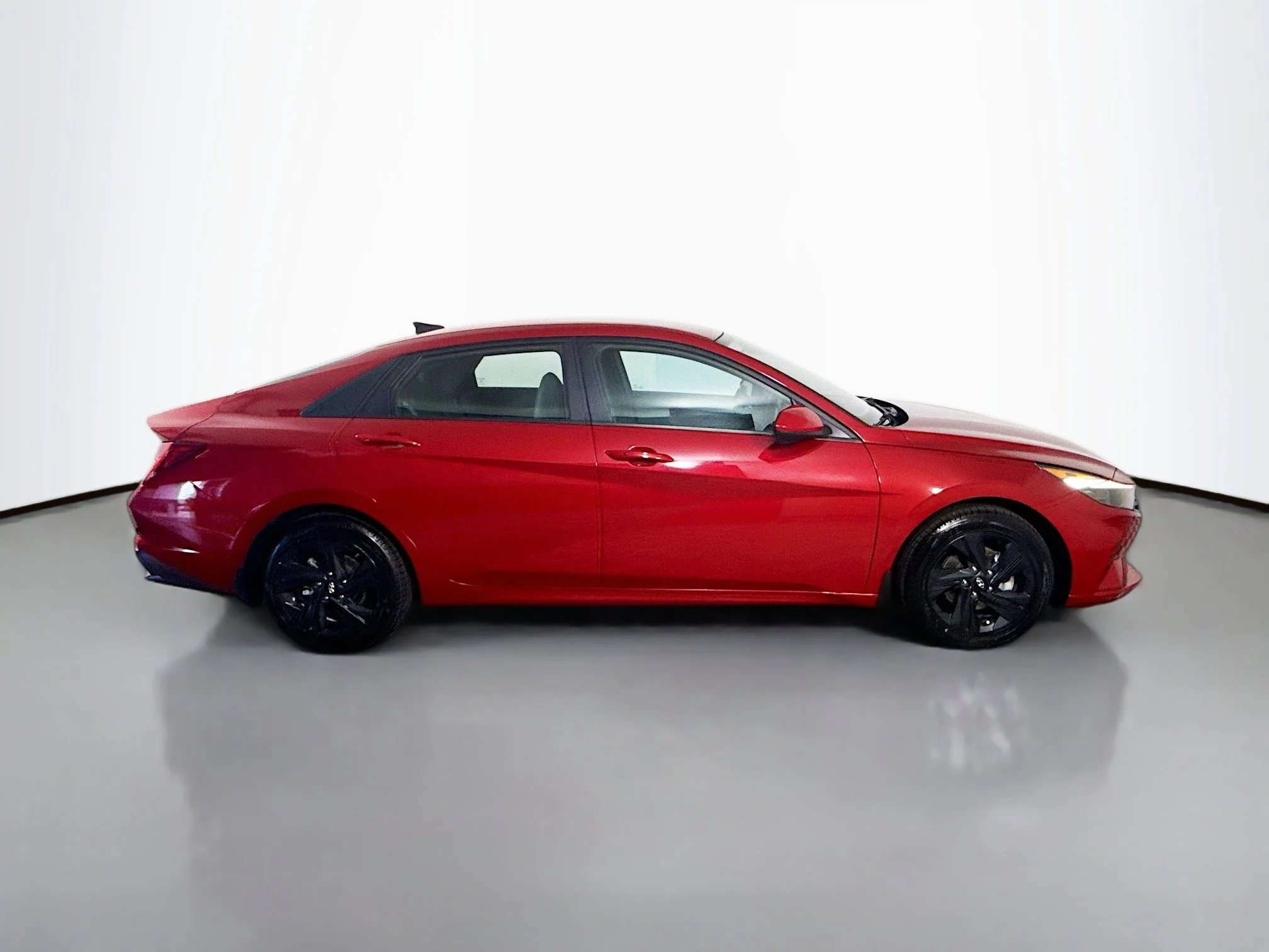 Used 2023 Scarlet Red Pearl Hyundai Blue image 8