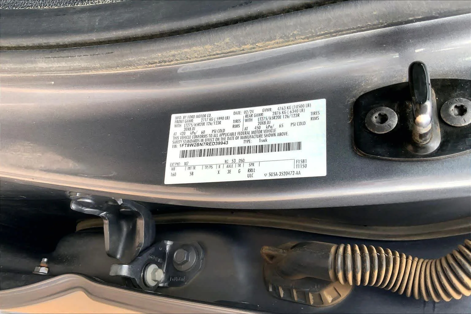Used 2024 Carbonized Gray Metallic Ford LARIAT image 32