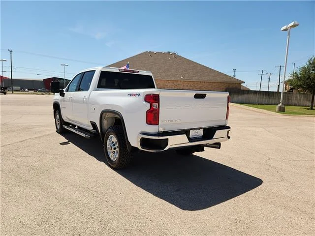 Used 2025 Summit White Chevrolet LT 4x4 Crew Cab 6.75 ft. box 159 in. WB image 2