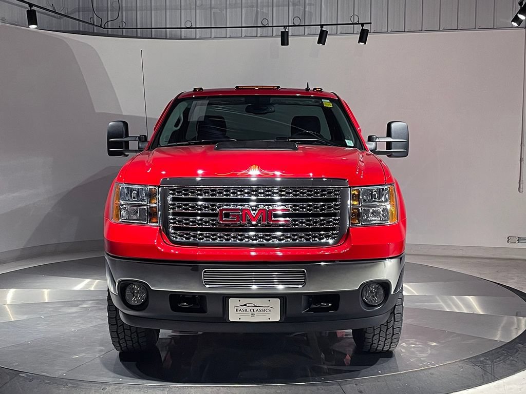 Used 2011 FIRE RED GMC SLE image 3
