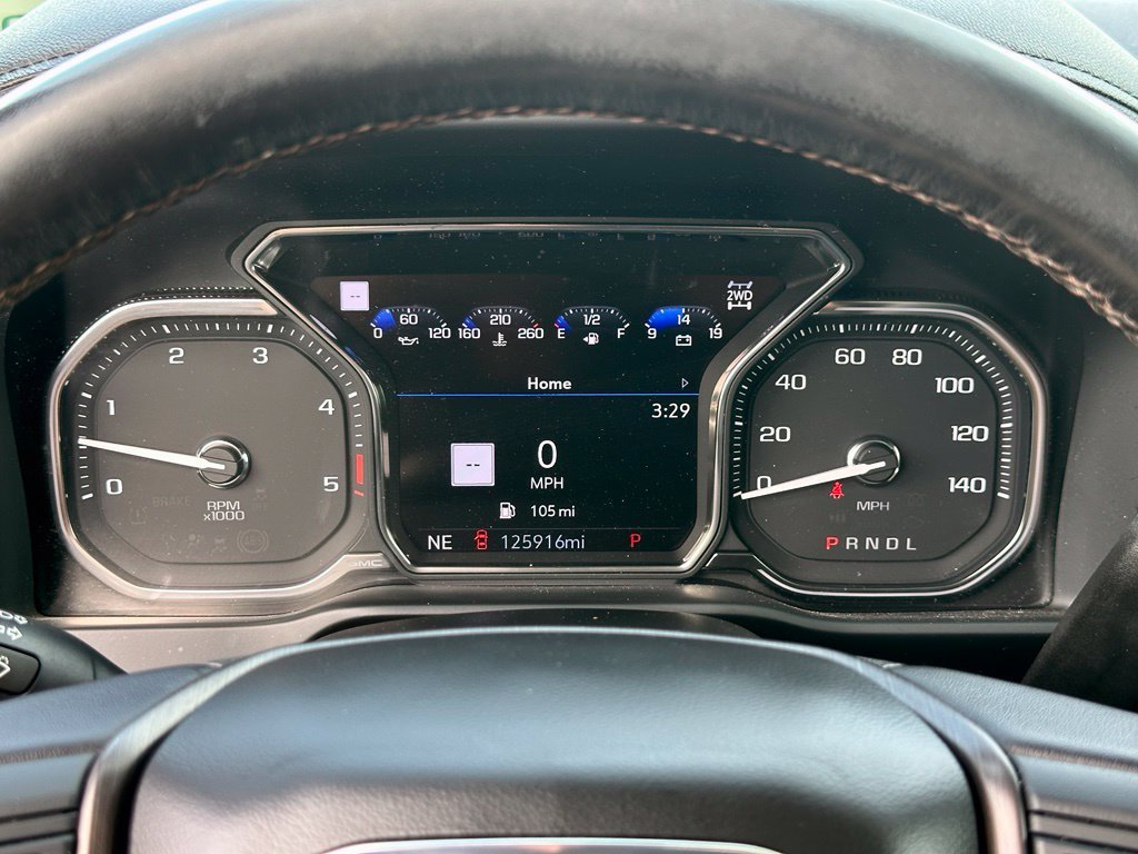 Used 2022 Black GMC AT4 image 41