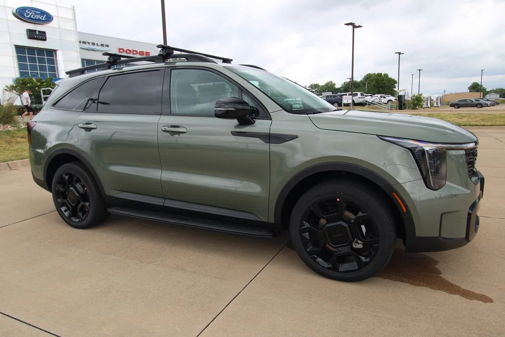 New 2026 Green Kia X-Line EX image 3