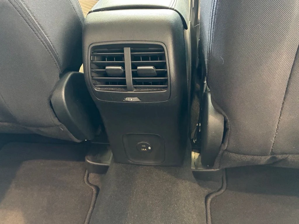 Used 2022 Blue Ford SE image 32