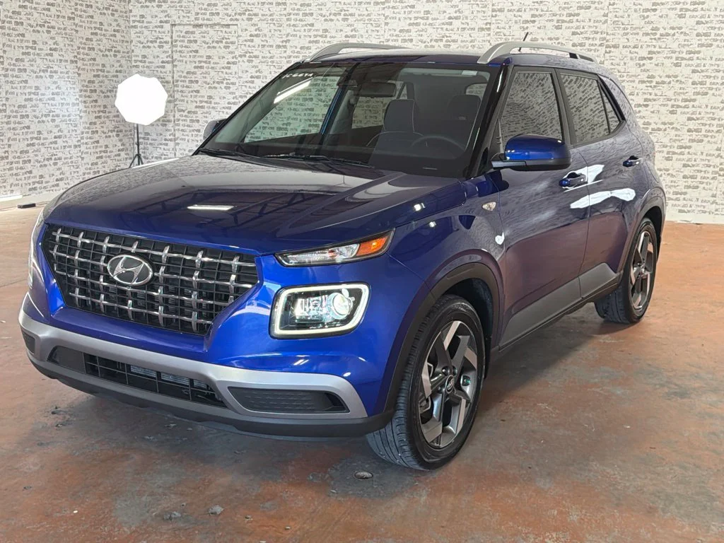 Used 2024 Intense Blue Hyundai Limited image 3
