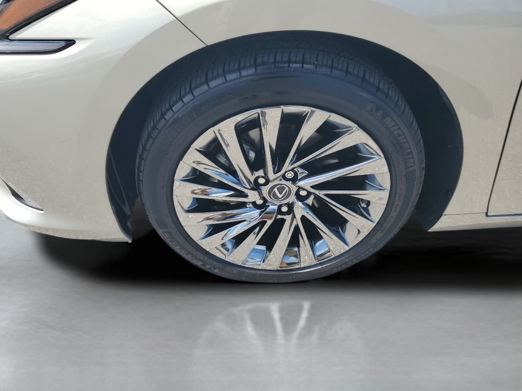 2024 Lexus ES Hybrid 300h Ultra Luxury - Photo 29