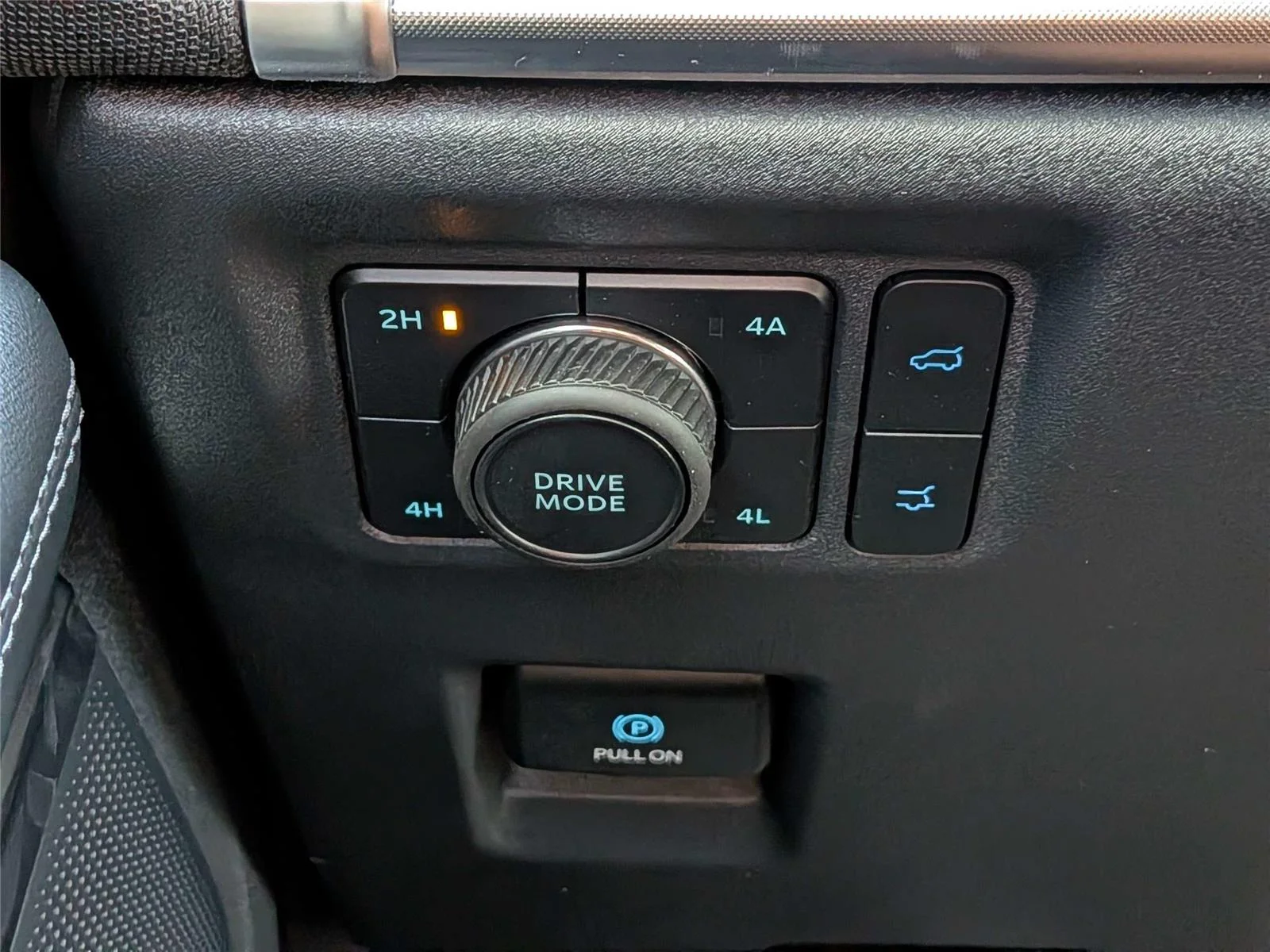 New 2026 Glacier Gray Metallic Tri-Coat Ford MAX Platinum® image 26