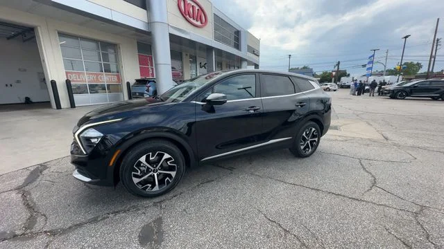 Used 2023 Black Kia EX image 4