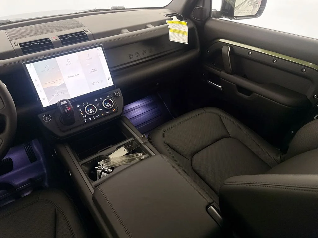 New 2026 Woolstone Green Land Rover S image 23