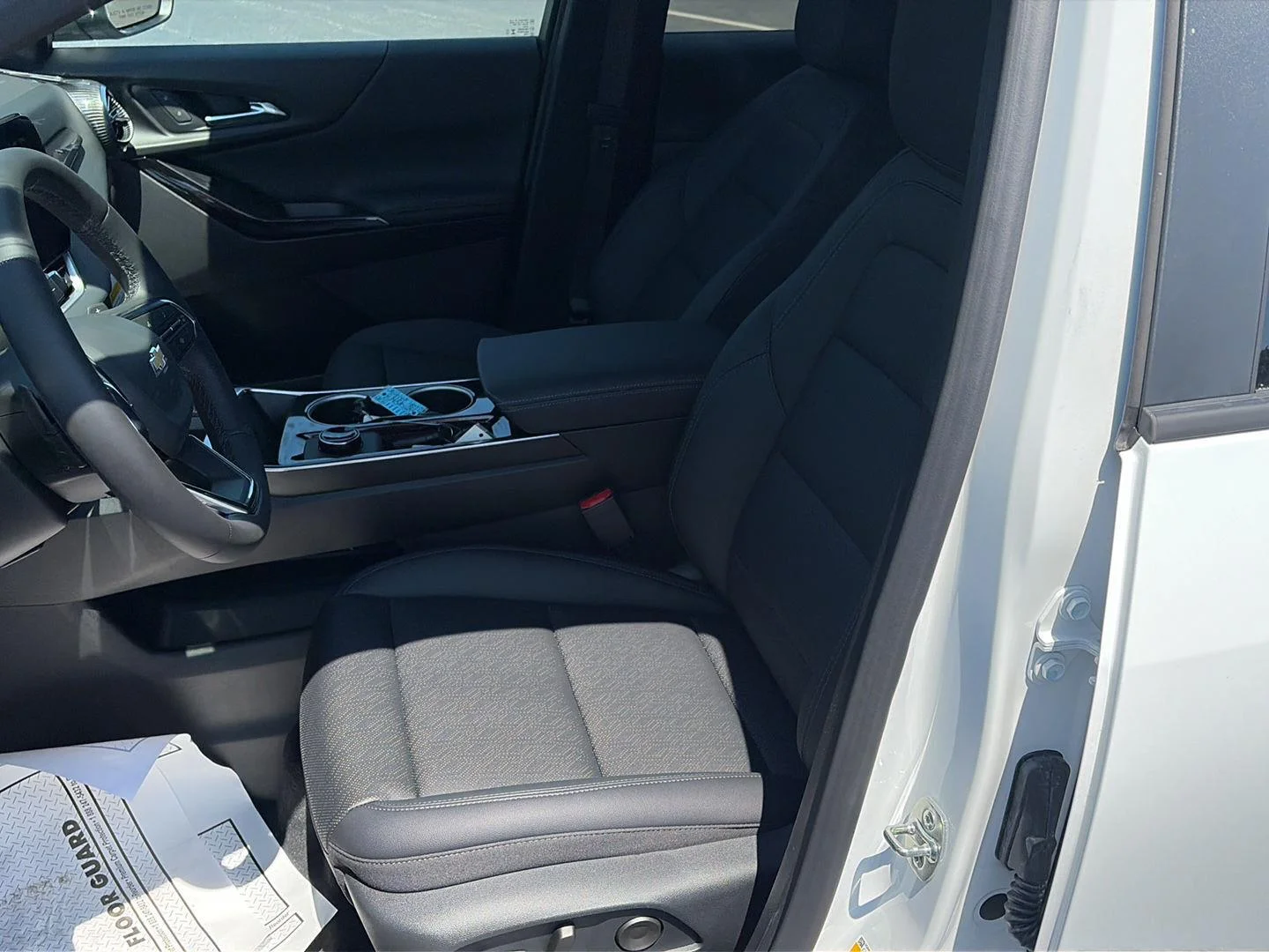 2027 Chevrolet Equinox LT - Photo 11