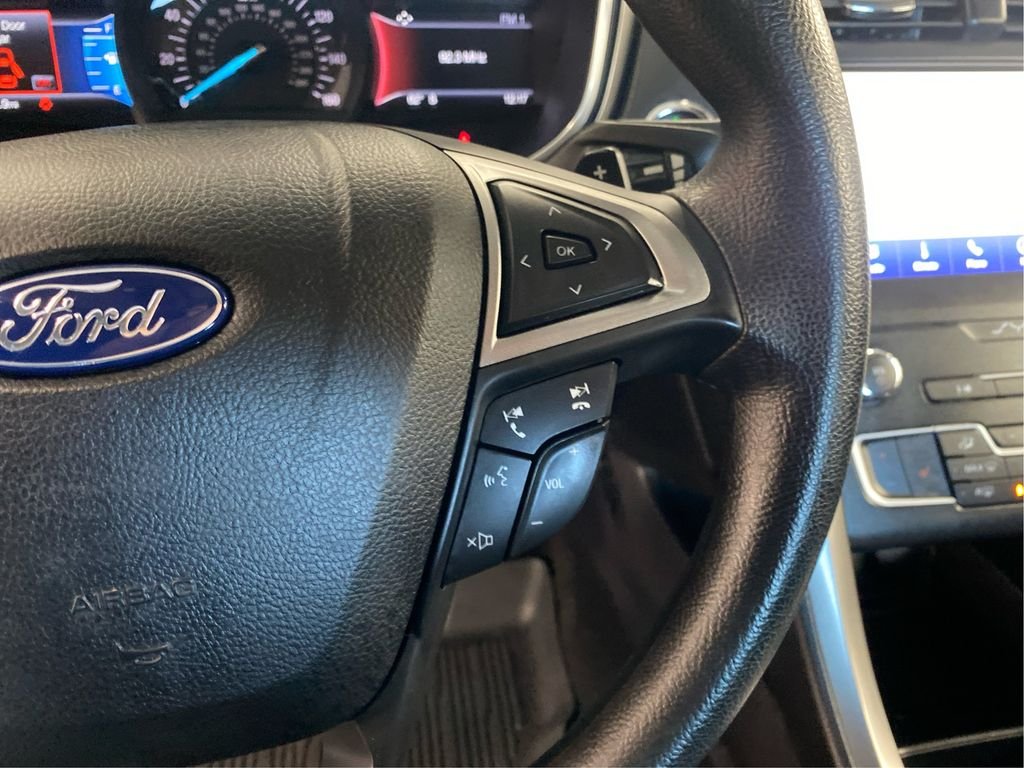 Used 2020 Blue Ford SE image 15