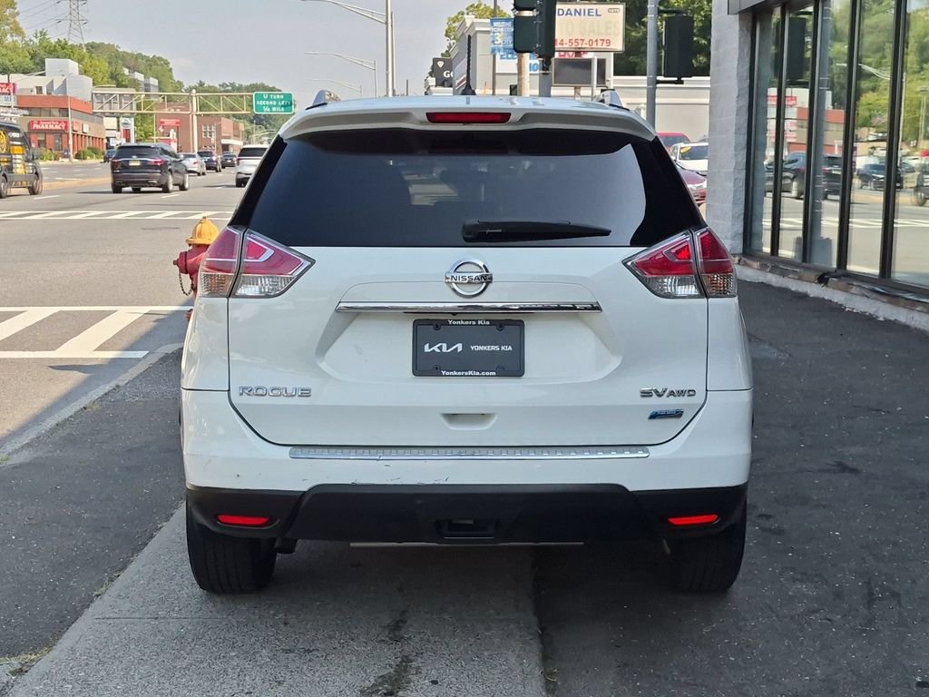 Used 2014 White Nissan SV image 6