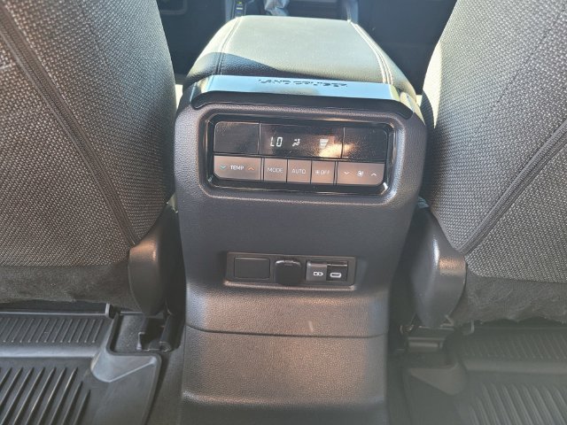 Used 2024 White Toyota Base image 17
