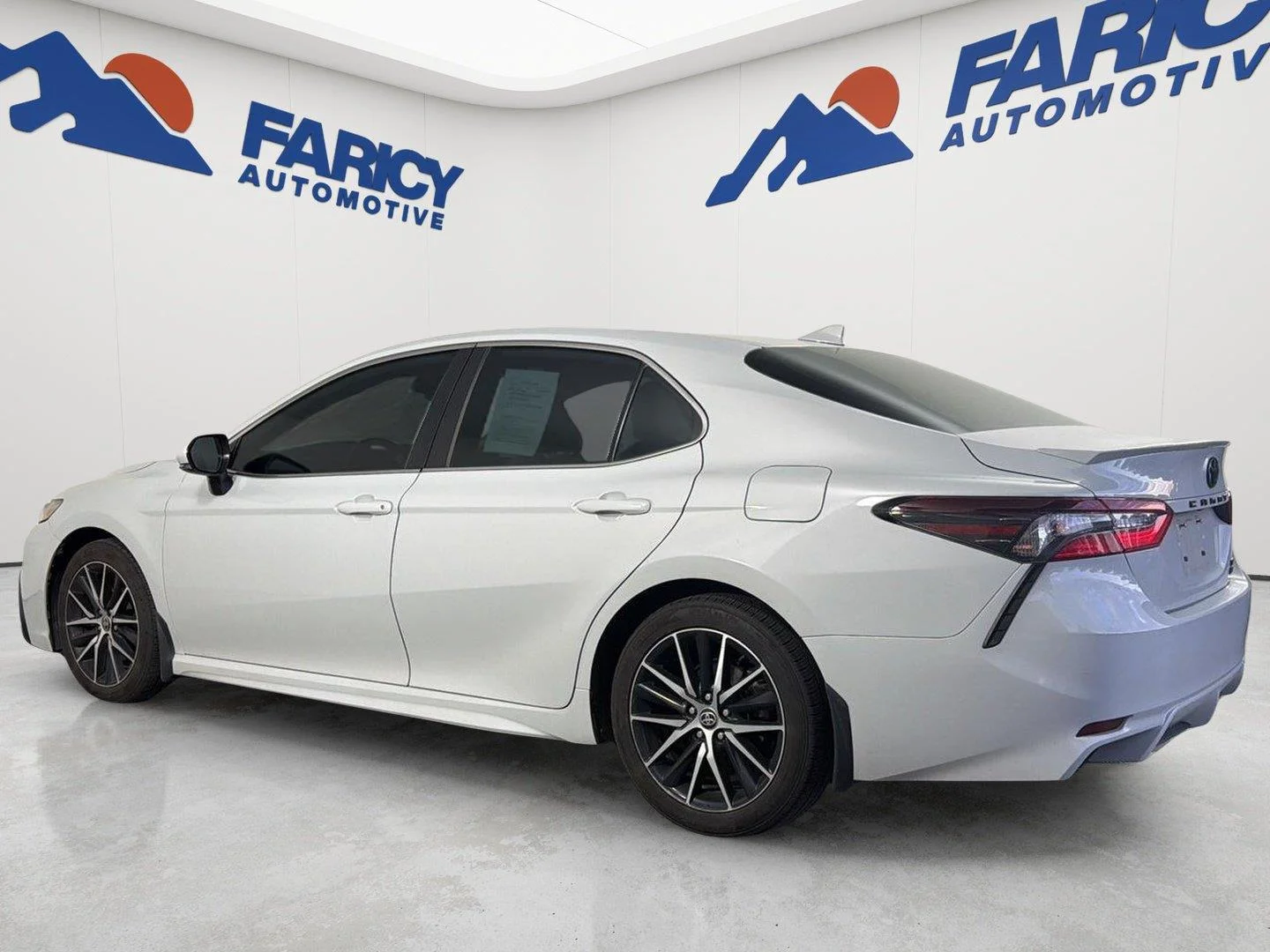 Used 2023 Ice Edge Toyota SE image 31