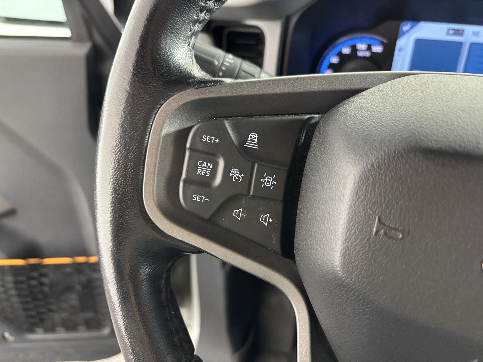 Used 2023 Cactus Gray Ford Badlands image 28