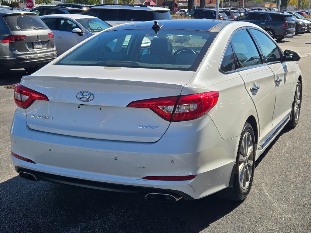 Used 2016 Quartz White Pearl Hyundai Limited image 10