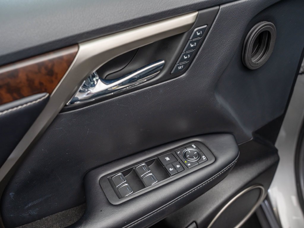 Used 2020 Atomic Silver Lexus 350 image 26