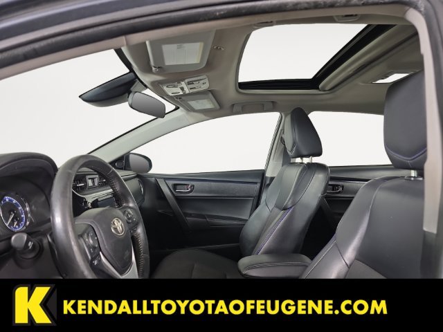 Used 2018 Gray Toyota SE image 12