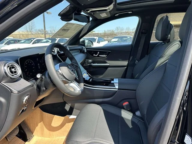 New 2026 Black Mercedes-Benz GLC 300 image 4