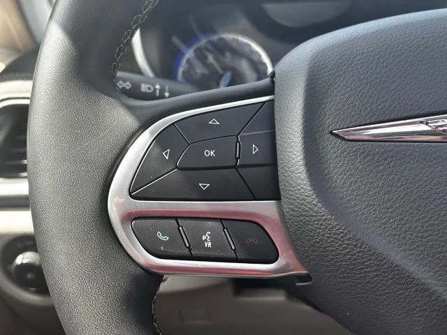 Used 2023 White Chrysler Limited image 15