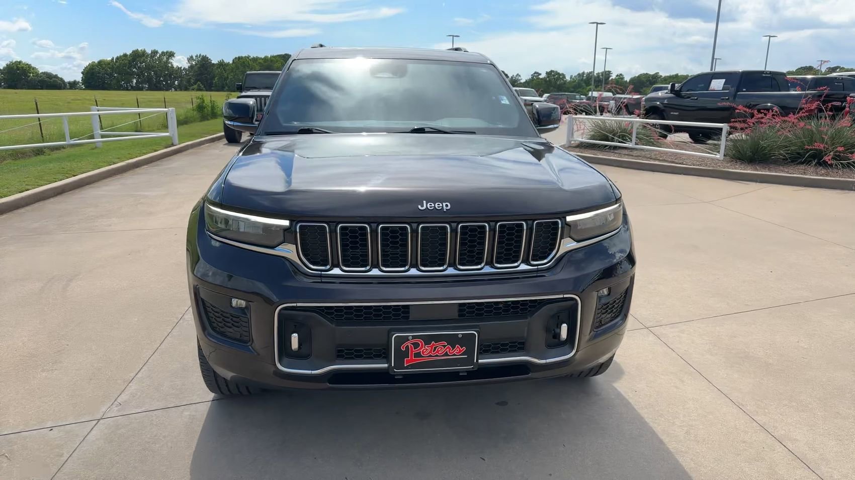 Used 2022 Ember Pearlcoat Jeep Overland image 4