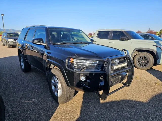 Used 2016 Midnight Black Metallic Toyota SR5 image 3