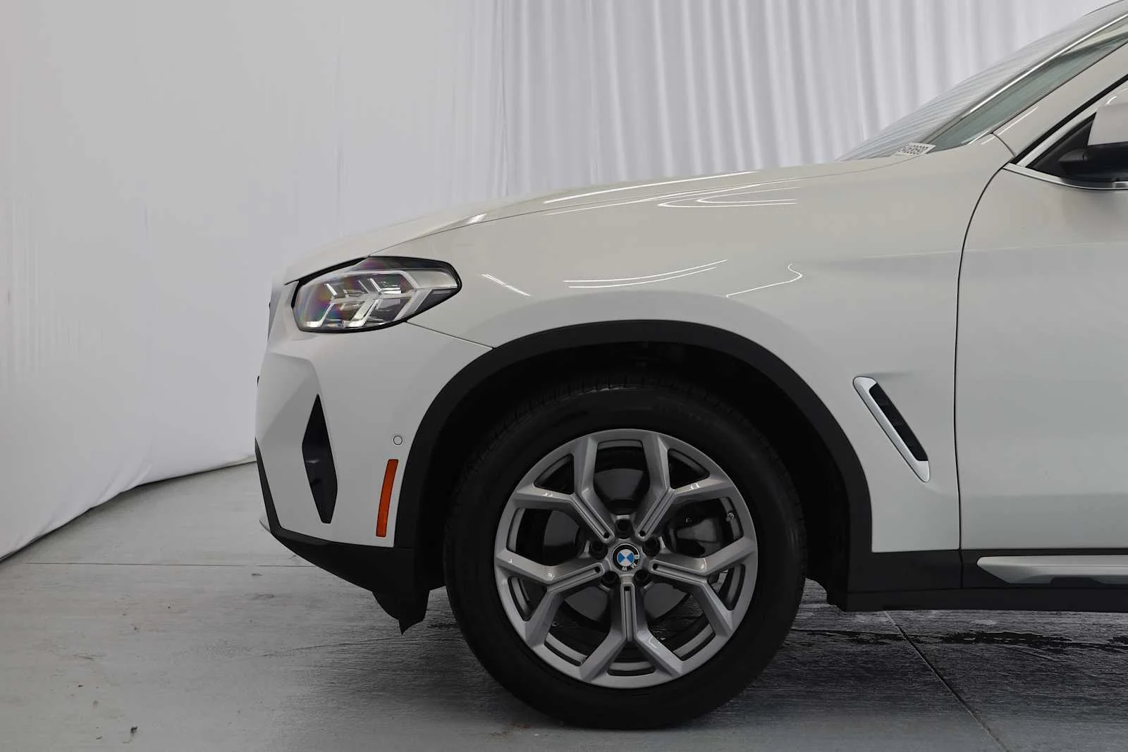 Certified Used 2025 Mineral White Metallic BMW xDrive30i image 8