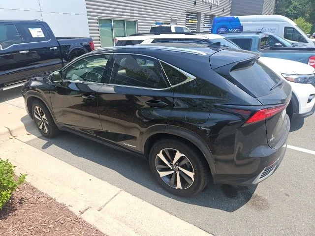 Used 2018 Black Lexus 300h image 1