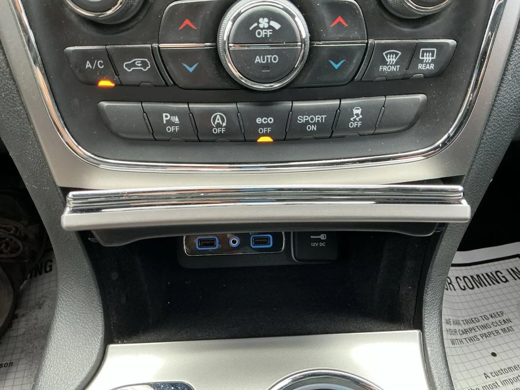 Used 2018 Silver Jeep Altitude image 17