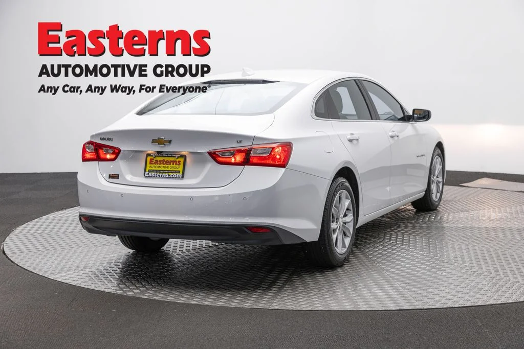 Used 2025 White Chevrolet LT image 4