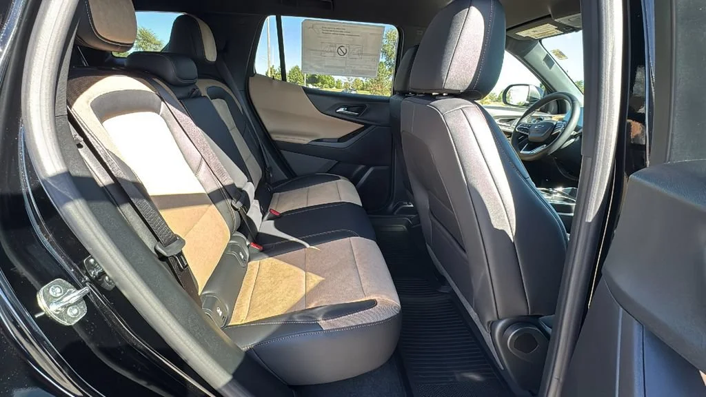 New 2027 Mosaic Black Metallic Chevrolet ACTIV image 16
