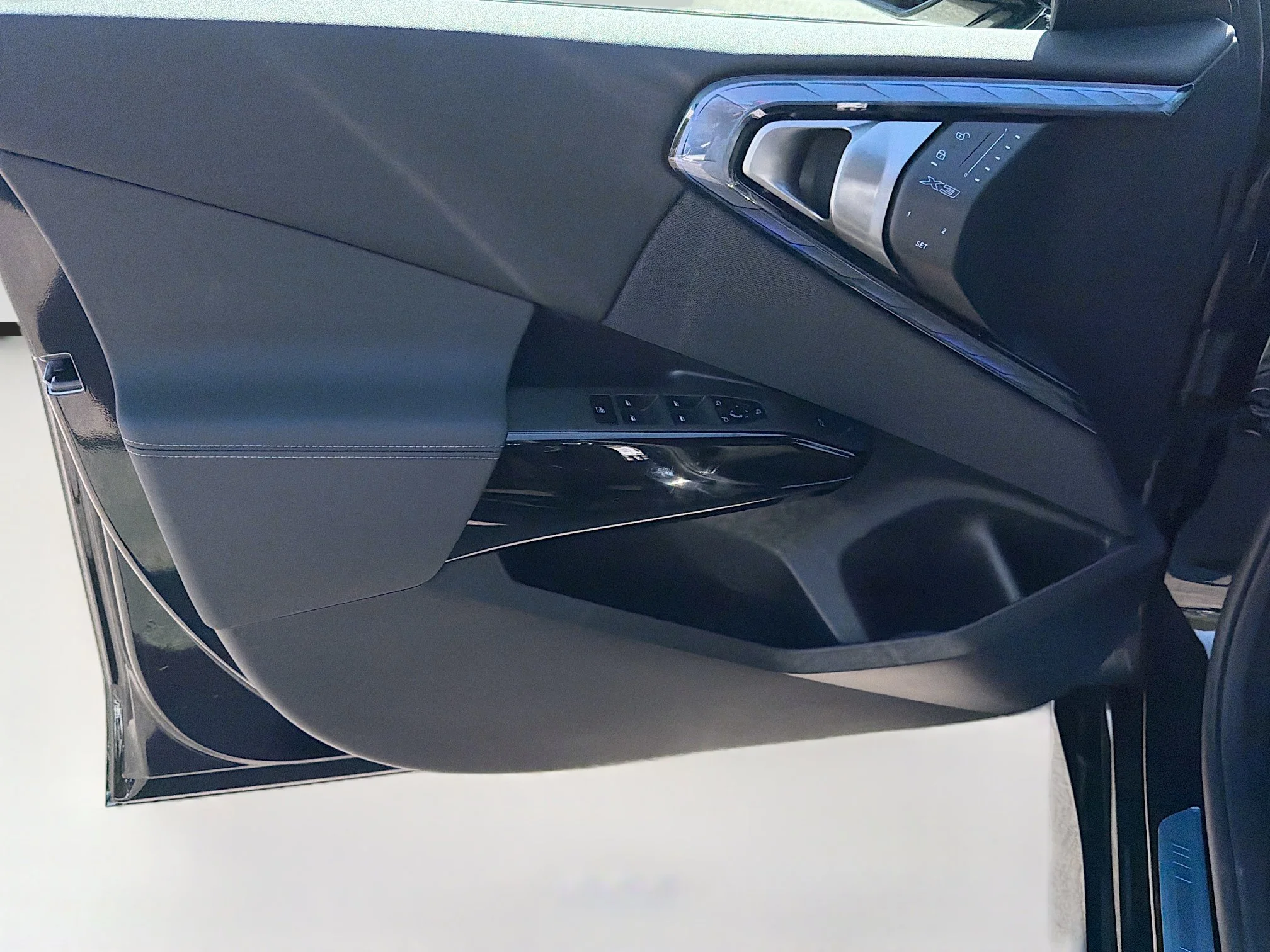 New 2026 Black Sapphire Metallic BMW 30 xDrive image 21