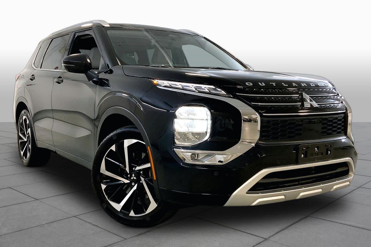 Used 2023 Mitsubishi Outlander SEL with VIN JA4J4VA86PZ050136 for sale in Kansas City