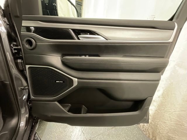 New 2026 Baltic-Gray Metallic Clear-Coat Exterior Paint Jeep  image 22