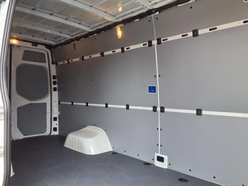 2025 Mercedes-Benz Sprinter Cargo Van Base - Photo 10