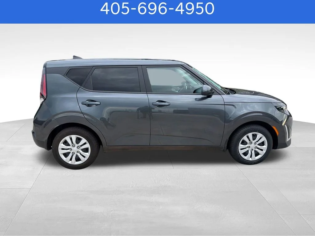 Pre-Owned 2023 Kia Soul LX