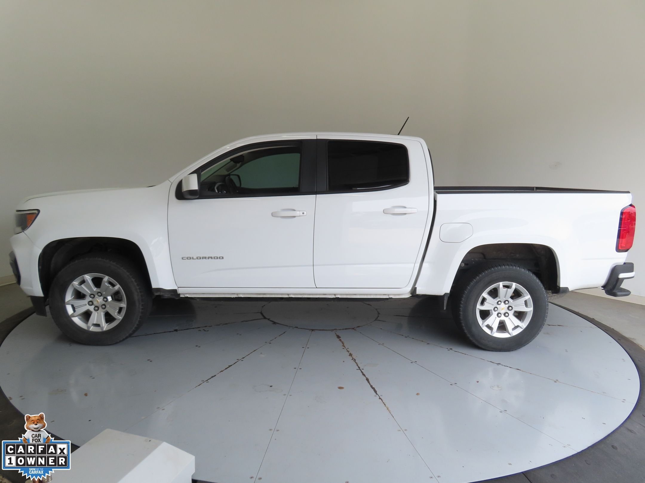 Used 2021 White Chevrolet LT image 7