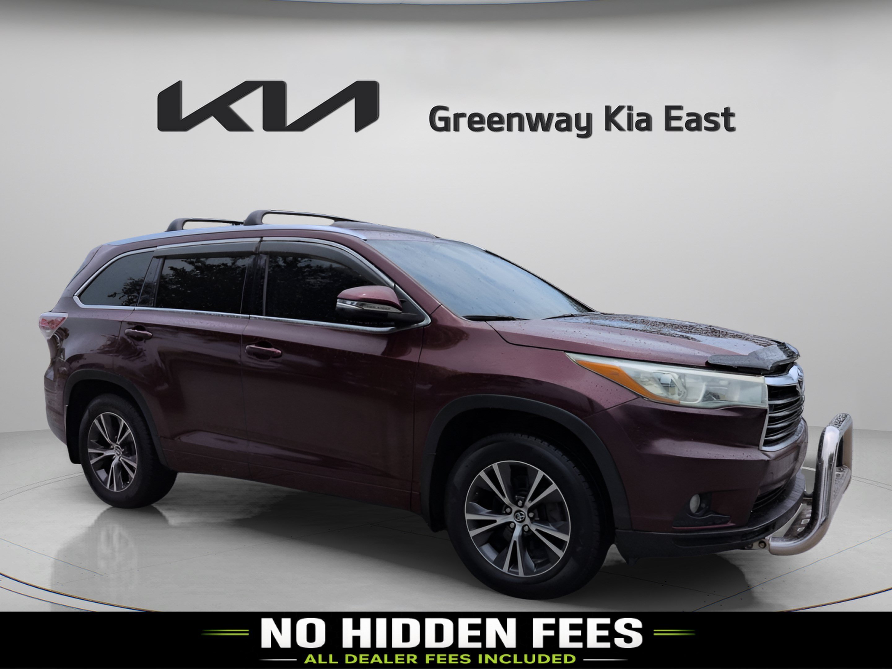 Used 2016 Ooh La La Rouge Mica Toyota XLE V6 image 1
